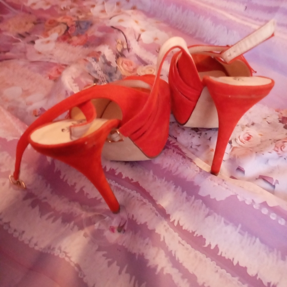 Shoes - Picture 2 of 4